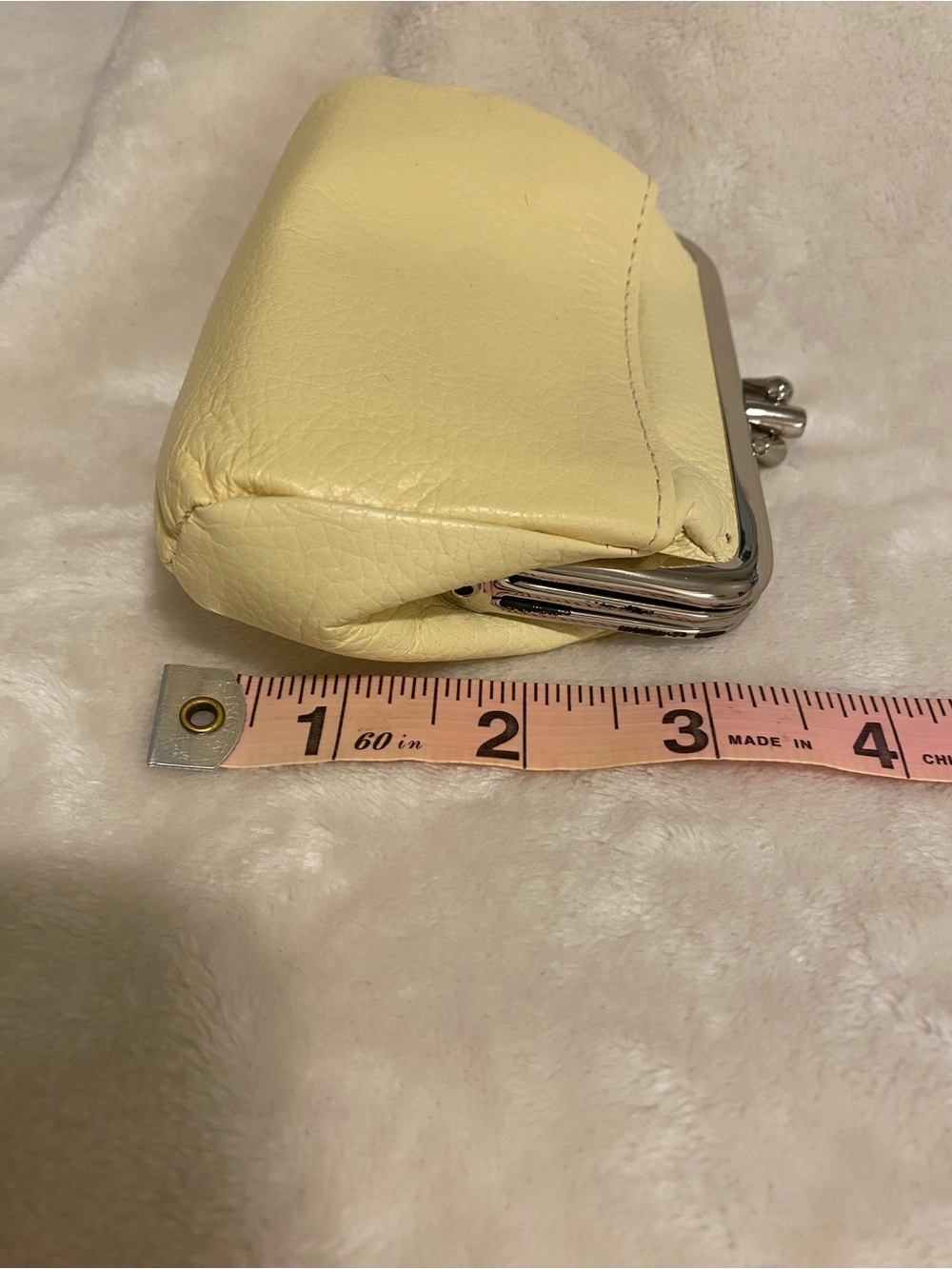 đ¸ Buxton Pale Yellow Leather Kiss-Lock Coin Purse - Picture 10 of 11